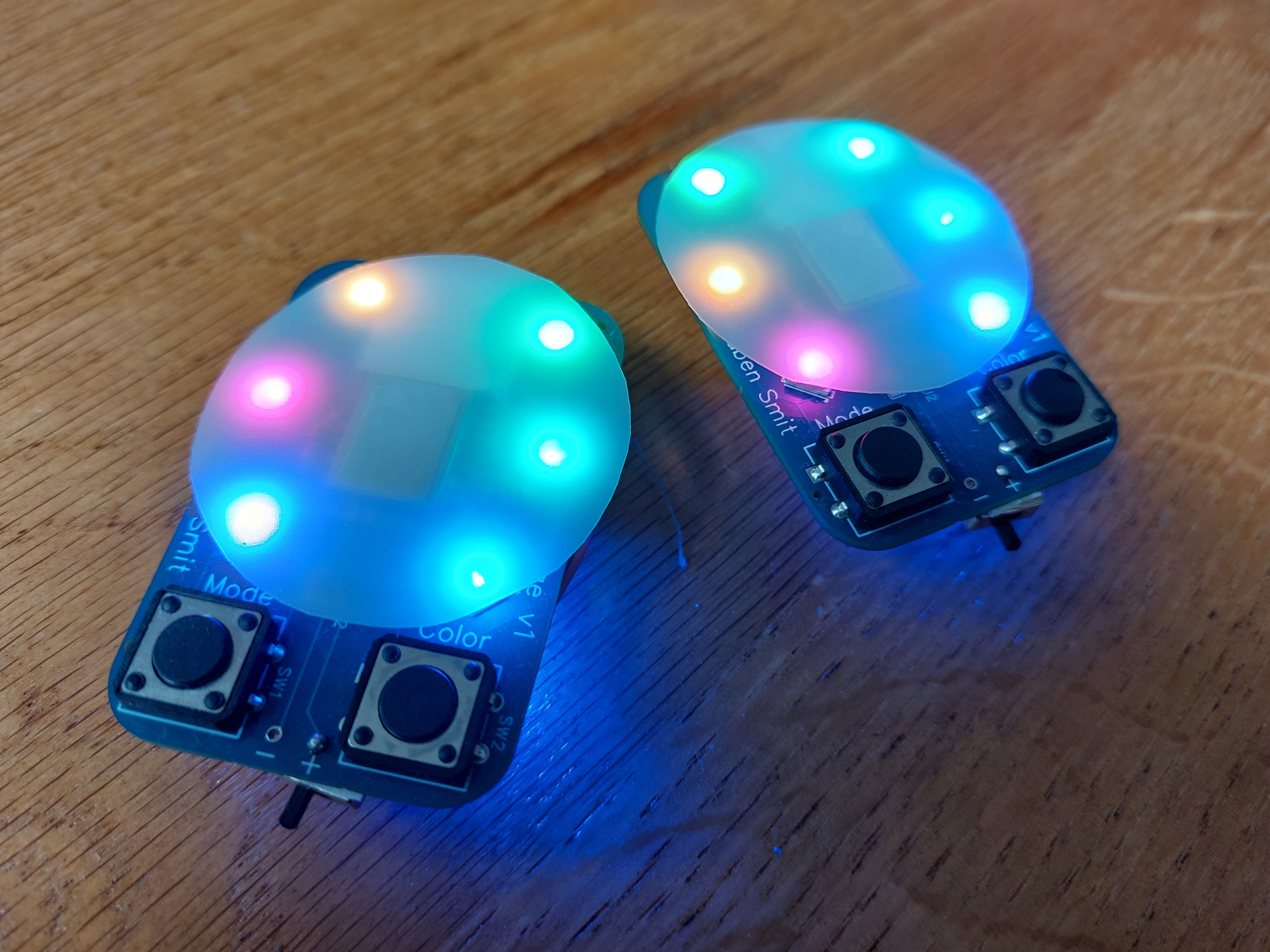 Syncing LED corsage